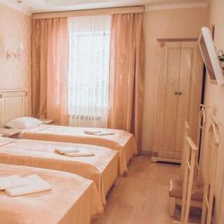 Гостиничный комплекс Акрополис Саратов Трехместный комфорт-1